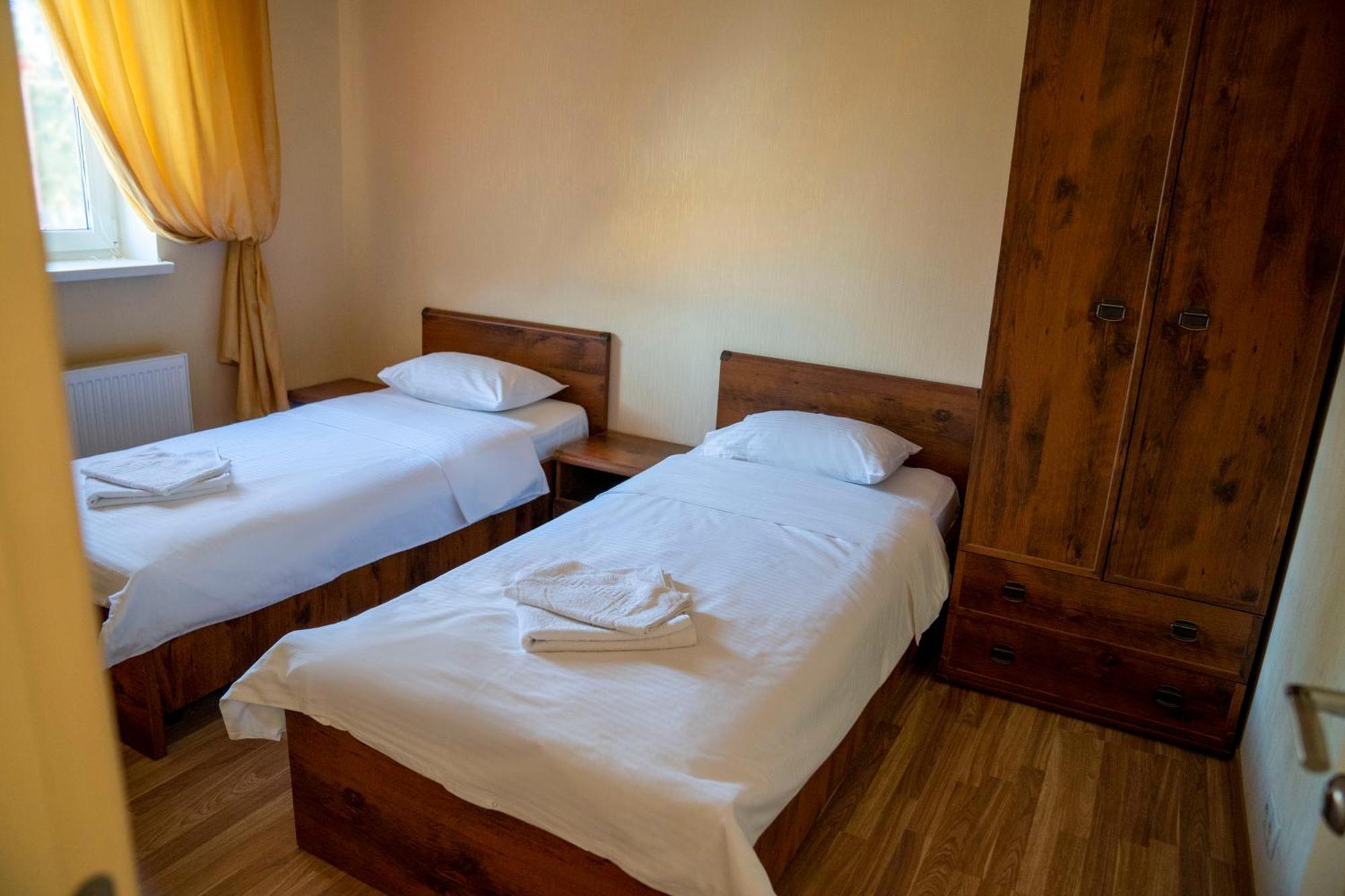 Guest House Kiev Forest Kyiv Exterior foto